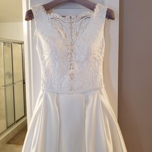 Wedding dress